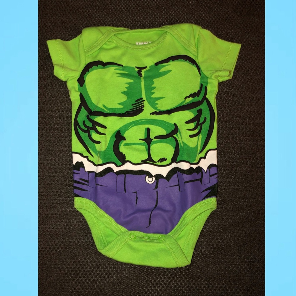 NWOT Hulk onesie 💚💜